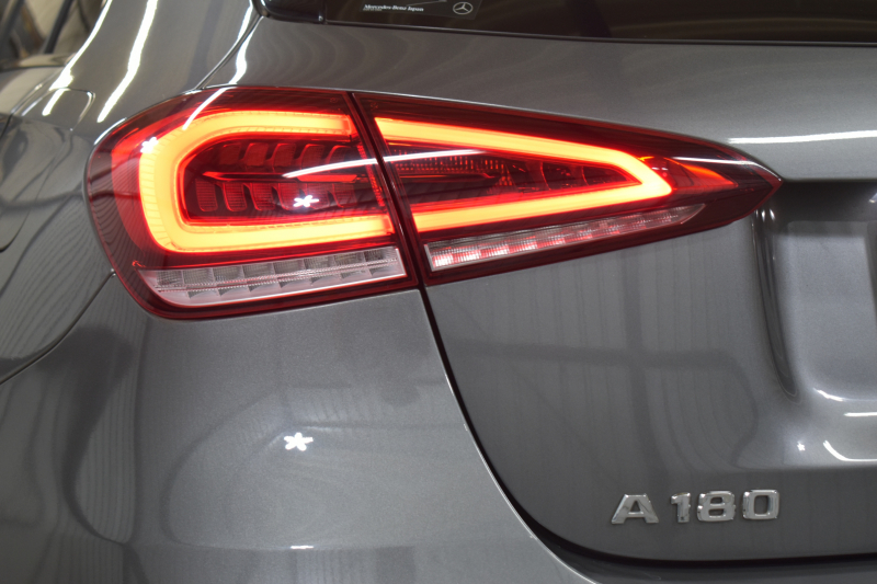 メルセデスベンツ Aクラス A180 Edition1 AMGﾗｲﾝ ﾅｲﾄP ｱﾄﾞﾊﾞﾝｽﾄﾞP ﾅﾋﾞｹﾞｰｼｮﾝP ﾚｰﾀﾞｰｾｰﾌﾃｨP 限定250台 専用ｸﾞﾘｰﾝｱｸｾﾝﾄ AMGｴｱﾛ19AW MBUXﾅﾋﾞTV 360ｶﾒﾗ HUD ｱﾄﾞﾊﾞﾝｽﾄﾞｻｳﾝﾄﾞ ﾜｲﾔﾚｽﾁｬｰｼﾞ ﾃﾞｨｽﾄﾛ ﾌﾞﾗｲﾝﾄﾞS 2年保証