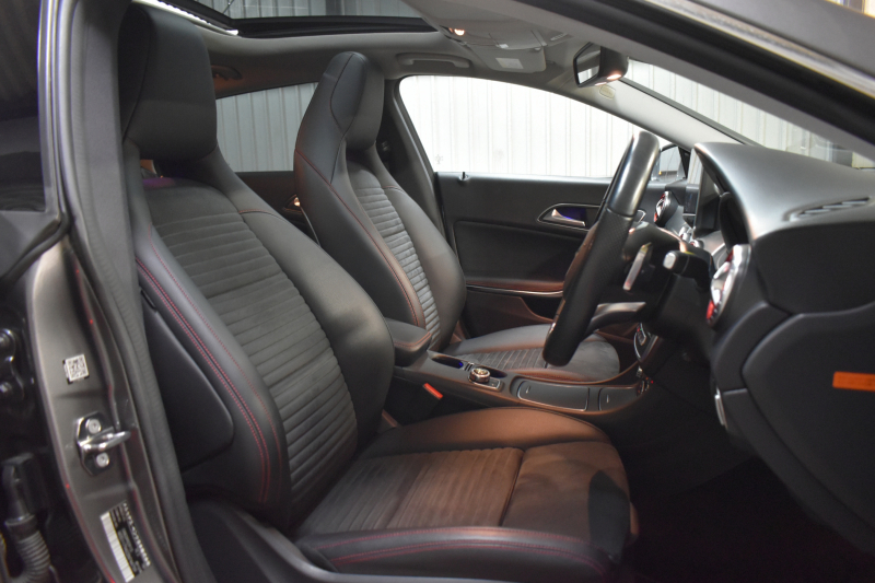 メルセデスベンツ CLAクラス CLA180ｼｭｰﾃｨﾝｸﾞB AMGｽﾀｲﾙ ﾚｰﾀﾞｰｾｰﾌﾃｨP 後期型  ﾊﾟﾉﾗﾏｻﾝﾙｰﾌ ﾋｰﾀｰ革 ｷｰﾚｽGo ﾃﾞｨｽﾄﾛ Bｽﾎﾟｯﾄ AMGｴｱﾛ18AW LEDﾍｯﾄﾞ PTS 地ﾃﾞｼﾞBｶﾒﾗ 2年保証