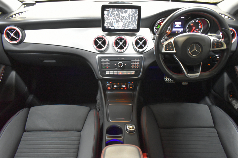 メルセデスベンツ CLAクラス CLA180ｼｭｰﾃｨﾝｸﾞB AMGｽﾀｲﾙ ﾚｰﾀﾞｰｾｰﾌﾃｨP 後期型  ﾊﾟﾉﾗﾏｻﾝﾙｰﾌ ﾋｰﾀｰ革 ｷｰﾚｽGo ﾃﾞｨｽﾄﾛ Bｽﾎﾟｯﾄ AMGｴｱﾛ18AW LEDﾍｯﾄﾞ PTS 地ﾃﾞｼﾞBｶﾒﾗ 2年保証