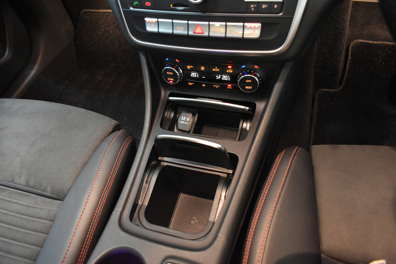 メルセデスベンツ CLAクラス CLA180ｼｭｰﾃｨﾝｸﾞB AMGｽﾀｲﾙ ﾚｰﾀﾞｰｾｰﾌﾃｨP 後期型  ﾊﾟﾉﾗﾏｻﾝﾙｰﾌ ﾋｰﾀｰ革 ｷｰﾚｽGo ﾃﾞｨｽﾄﾛ Bｽﾎﾟｯﾄ AMGｴｱﾛ18AW LEDﾍｯﾄﾞ PTS 地ﾃﾞｼﾞBｶﾒﾗ 2年保証