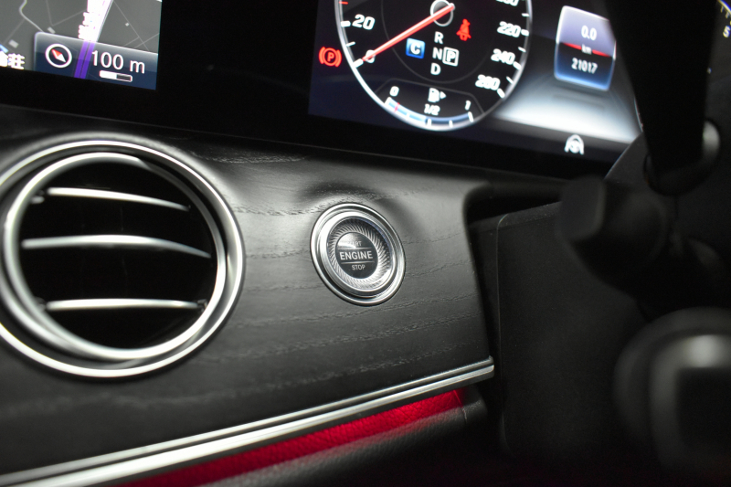 メルセデスベンツ Eクラス E200 AVGｽﾎﾟｰﾂ ﾚｻﾞｰｴｸｽｸﾙｰｼﾌﾞ ﾚｰﾀﾞｰｾｰﾌﾃｨP ﾊﾟﾉﾗﾏｻﾝﾙｰﾌ ﾋｰﾀｰ革 ﾌﾞﾙﾒｽﾀｰｻｳﾝﾄﾞ ｴｱﾊﾞﾗﾝｽP HUD AMGｴｱﾛ19AW ﾃﾞｨｽﾄﾛﾆｯｸ ﾌﾞﾗｲﾝﾄﾞｽﾎﾟｯﾄ ﾚｰﾝｷｰﾌﾟ ﾅﾋﾞTV 360ｶﾒﾗ ｷｰﾚｽｺﾞｰ 2年保証
