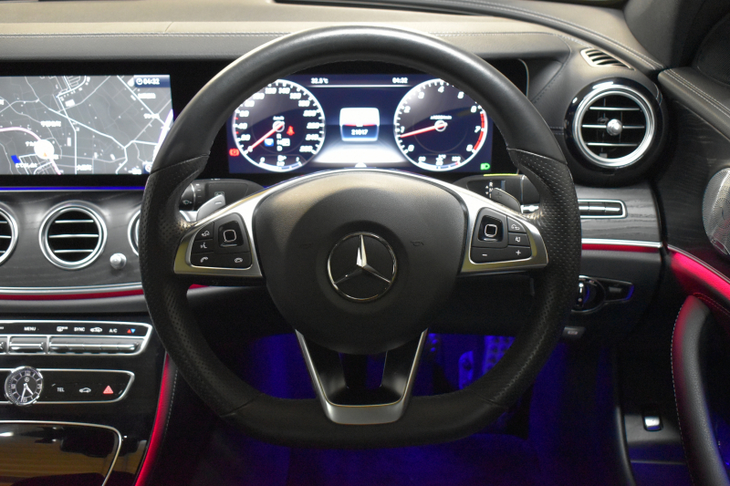 メルセデスベンツ Eクラス E200 AVGｽﾎﾟｰﾂ ﾚｻﾞｰｴｸｽｸﾙｰｼﾌﾞ ﾚｰﾀﾞｰｾｰﾌﾃｨP ﾊﾟﾉﾗﾏｻﾝﾙｰﾌ ﾋｰﾀｰ革 ﾌﾞﾙﾒｽﾀｰｻｳﾝﾄﾞ ｴｱﾊﾞﾗﾝｽP HUD AMGｴｱﾛ19AW ﾃﾞｨｽﾄﾛﾆｯｸ ﾌﾞﾗｲﾝﾄﾞｽﾎﾟｯﾄ ﾚｰﾝｷｰﾌﾟ ﾅﾋﾞTV 360ｶﾒﾗ ｷｰﾚｽｺﾞｰ 2年保証