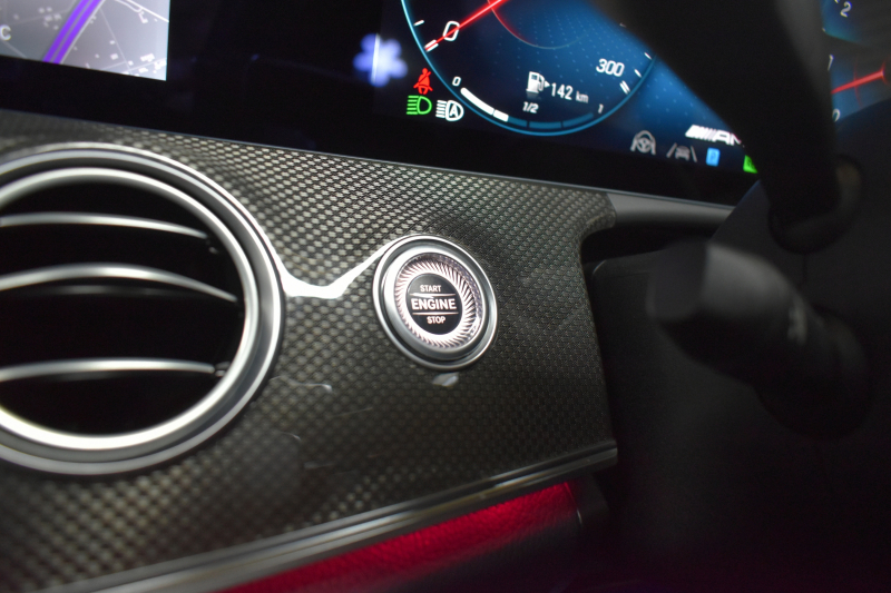AMG Eクラス E53 4ﾏﾁｯｸ+ ｴｸｽｸﾙｰｼﾌﾞ ﾚｰﾀﾞｰｾｰﾌﾃｨP 後期型 3.0ﾘｯﾀｰ/435馬力 4WD ﾊﾟﾉﾗﾏｻﾝﾙｰﾌ ﾋｰﾀｰｸｰﾗｰ黒革 ﾃﾞｨｽﾄﾛ BSM Lﾁｪﾝｼﾞ AMGｴｱﾛ20AW ｷｰﾚｽGO PTS ﾌﾞﾙﾒｽﾀｰ HUD 電動ﾄﾗﾝｸ LEDﾍｯﾄﾞﾗｲﾄ 地ﾃﾞｼﾞﾅﾋﾞ 360ｶﾒﾗ 2年保証