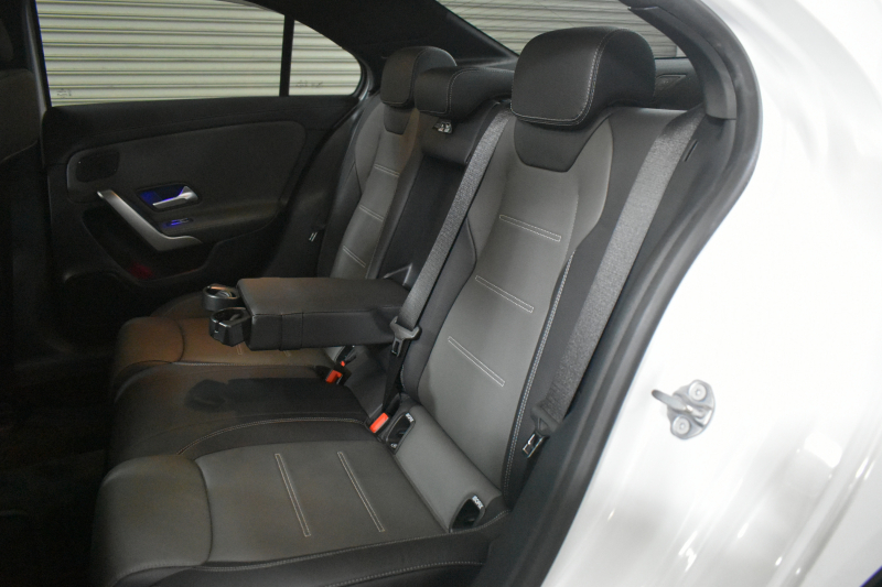 メルセデスベンツ Aクラス A250 4MATIC ｾﾀﾞﾝ AMGﾗｲﾝ AMGﾚｻﾞｰｴｸｽｸﾙｰｼﾌﾞP ｱﾄﾞﾊﾞﾝｽﾄﾞP ﾅﾋﾞｹﾞｰｼｮﾝP ﾚｰﾀﾞｰｾｰﾌﾃｨP ﾊﾟﾉﾗﾏｻﾝﾙｰﾌ 革 HUD 360ｶﾒﾗ ｱﾄﾞﾊﾞﾝｽﾄﾞｻｳﾝﾄﾞ AMGｴｱﾛ18AW MBUXﾅﾋﾞTV ﾜｲﾔﾚｽﾁｬｰｼﾞ ﾃﾞｨｽﾄﾛ ﾌﾞﾗｲﾝﾄﾞS 2年保証