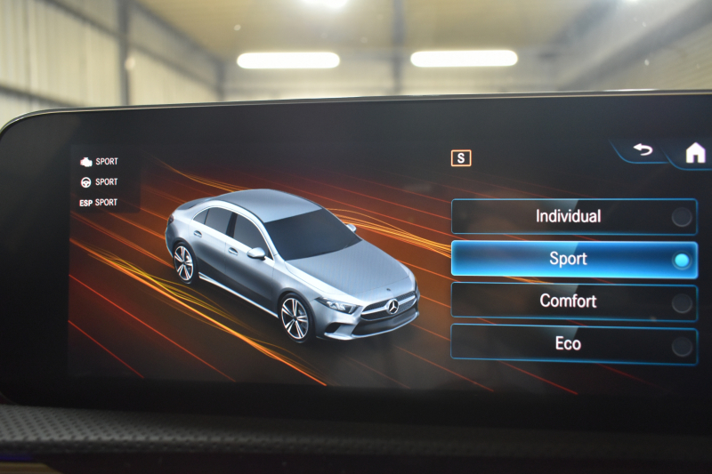メルセデスベンツ Aクラス A250 4MATIC ｾﾀﾞﾝ AMGﾗｲﾝ AMGﾚｻﾞｰｴｸｽｸﾙｰｼﾌﾞP ｱﾄﾞﾊﾞﾝｽﾄﾞP ﾅﾋﾞｹﾞｰｼｮﾝP ﾚｰﾀﾞｰｾｰﾌﾃｨP ﾊﾟﾉﾗﾏｻﾝﾙｰﾌ 革 HUD 360ｶﾒﾗ ｱﾄﾞﾊﾞﾝｽﾄﾞｻｳﾝﾄﾞ AMGｴｱﾛ18AW MBUXﾅﾋﾞTV ﾜｲﾔﾚｽﾁｬｰｼﾞ ﾃﾞｨｽﾄﾛ ﾌﾞﾗｲﾝﾄﾞS 2年保証