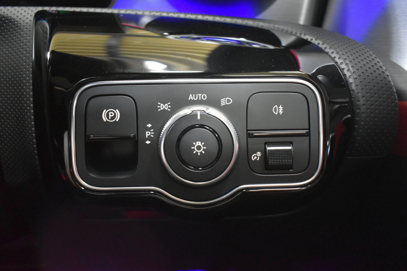 メルセデスベンツ CLAクラス CLA200d AMGﾗｲﾝ AMGﾚｻﾞｰｴｸｽｸﾙｰｼﾌﾞP ｱﾄﾞﾊﾞﾝｽﾄﾞP ﾅﾋﾞｹﾞｰｼｮﾝP ﾚｰﾀﾞｰｾｰﾌﾃｨP ﾊﾟﾉﾗﾏｻﾝﾙｰﾌ 革 AMGｴｱﾛ18AW MBUXﾅﾋﾞTV HUD 360ｶﾒﾗ ｱﾄﾞﾊﾞﾝｽﾄﾞｻｳﾝﾄﾞ ﾃﾞｨｽﾄﾛ ﾌﾞﾗｲﾝﾄﾞS ﾚｰﾝｷｰﾌﾟ ﾌｯﾄﾄﾗﾝｸ ｷｰﾚｽｺﾞｰ 2年保証