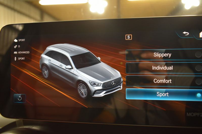 AMG GLC GLC43 4MATIC  ｴｸｽｸﾙｰｼﾌﾞ ﾚｰﾀﾞｰｾｰﾌﾃｨP 後期型  390馬力V6 ﾊﾟﾉﾗﾏｻﾝﾙｰﾌ MBUXｼｽﾃﾑ ﾋｰﾀｰ赤黒革 ﾃﾞｨｽﾄﾛ BSM Lﾁｪﾝｼﾞ AMGｴｱﾛ20AW ｷｰﾚｽGO PTS  HUD  対話式ﾅﾋﾞTV 360ｶﾒ 2年保証