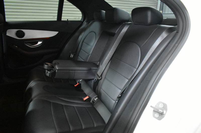 メルセデスベンツ Cクラス C180ﾛｰﾚｳｽED ﾚｰﾀﾞｰｾｰﾌﾃｨP AMGﾗｲﾝ 特別仕様車 革 AMGｴｱﾛ18AW ﾃﾞｨｽﾄﾛﾆｯｸ ﾌﾞﾗｲﾝﾄﾞｽﾎﾟｯﾄ ﾚｰﾝｷｰﾌﾟ ﾊﾟｰｷﾝｸﾞﾊﾟｲﾛｯﾄ ﾊﾟｰｸﾄﾛﾆｯｸ ｷｰﾚｽｺﾞｰ ﾅﾋﾞTV Bｶﾒﾗ 2年保証