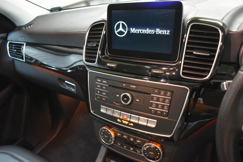 メルセデスベンツ GLE GLE350d 4ﾏﾁｯｸ ｸｰﾍﾟｽﾎﾟｰﾂ ﾚｰﾀﾞｰP 3.0ℓV型6気筒ﾀｰﾎﾞ 全席ﾋｰﾀｰ黒革 ﾊﾟﾉﾗﾏｻﾝﾙｰﾌ ﾊｰﾏﾝｶｰﾄﾞﾝ ﾃﾞｨｽﾄﾛ ﾌﾞﾗｲﾝﾄﾞｽﾎﾟｯﾄ ﾚｰﾝｷｰﾌﾟ AMGｴｱﾛ21AW ｻｲﾄﾞﾗﾝﾆﾝｸﾞﾎﾞｰﾄﾞ地ﾃﾞｼﾞﾅﾋﾞ360ｶﾒﾗ ﾊﾟｰｸﾄﾛ 2年保証