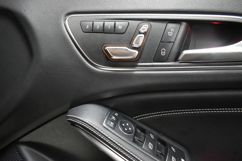 メルセデスベンツ GLA GLA220 4M ﾌﾟﾚﾐｱﾑP ﾚｰﾀﾞｰｾｰﾌﾃｨP 後期 4WD 1ｵｰﾅｰ ﾊﾟﾉﾗﾏｻﾝﾙｰﾌ ﾊｰﾏﾝｶｰﾄﾞﾝｻｳﾝﾄﾞ ﾏﾙﾁｶﾗｰｱﾝﾋﾞｴﾝﾄ 革 ﾅﾋﾞTV ﾃﾞｨｽﾄﾛ ﾌﾞﾗｲﾝﾄﾞS ﾚｰﾝｷｰﾌﾟ ﾌｯﾄｹﾞｰﾄ ﾊﾞｯｸｶﾒﾗ ｷｰﾚｽｺﾞｰ 2年保証