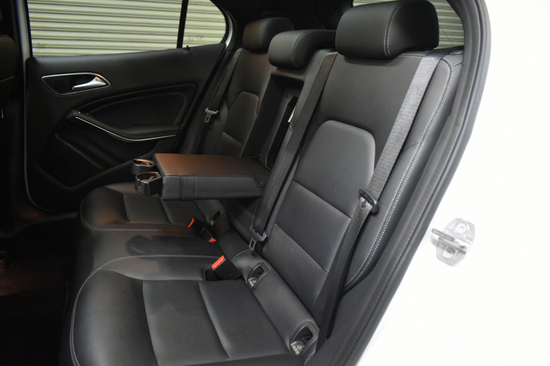 メルセデスベンツ GLA GLA220 4M ﾌﾟﾚﾐｱﾑP ﾚｰﾀﾞｰｾｰﾌﾃｨP 後期 4WD ﾊﾟﾉﾗﾏｻﾝﾙｰﾌ ﾊｰﾏﾝｶｰﾄﾞﾝｻｳﾝﾄﾞ ﾏﾙﾁｶﾗｰｱﾝﾋﾞｴﾝﾄ 革 ﾅﾋﾞTV ﾃﾞｨｽﾄﾛ ﾌﾞﾗｲﾝﾄﾞS ﾚｰﾝｷｰﾌﾟ ﾌｯﾄｹﾞｰﾄ ﾊﾞｯｸｶﾒﾗ ｷｰﾚｽｺﾞｰ 2年保証