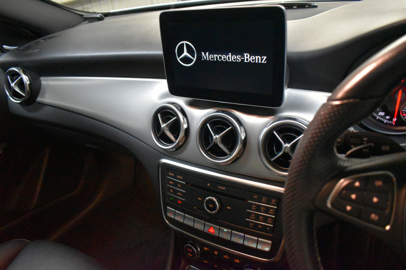 メルセデスベンツ GLA GLA220 4M ﾌﾟﾚﾐｱﾑP ﾚｰﾀﾞｰｾｰﾌﾃｨP 後期 4WD ﾊﾟﾉﾗﾏｻﾝﾙｰﾌ ﾊｰﾏﾝｶｰﾄﾞﾝｻｳﾝﾄﾞ ﾏﾙﾁｶﾗｰｱﾝﾋﾞｴﾝﾄ 革 ﾅﾋﾞTV ﾃﾞｨｽﾄﾛ ﾌﾞﾗｲﾝﾄﾞS ﾚｰﾝｷｰﾌﾟ ﾌｯﾄｹﾞｰﾄ ﾊﾞｯｸｶﾒﾗ ｷｰﾚｽｺﾞｰ 2年保証
