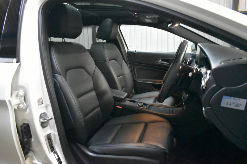 メルセデスベンツ GLA GLA220 4M ﾌﾟﾚﾐｱﾑP ﾚｰﾀﾞｰｾｰﾌﾃｨP 後期 4WD ﾊﾟﾉﾗﾏｻﾝﾙｰﾌ ﾊｰﾏﾝｶｰﾄﾞﾝｻｳﾝﾄﾞ ﾏﾙﾁｶﾗｰｱﾝﾋﾞｴﾝﾄ 革 ﾅﾋﾞTV ﾃﾞｨｽﾄﾛ ﾌﾞﾗｲﾝﾄﾞS ﾚｰﾝｷｰﾌﾟ ﾌｯﾄｹﾞｰﾄ ﾊﾞｯｸｶﾒﾗ ｷｰﾚｽｺﾞｰ 2年保証