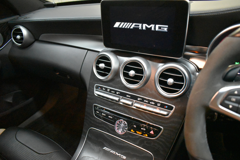 AMG Cクラス C63Sﾜｺﾞﾝ ﾚｰﾀﾞｰｾｰﾌﾃｨP V8ﾂｲﾝﾀｰﾎﾞ/510馬力 右ﾊﾝﾄﾞﾙ ﾊﾟﾉﾗﾏｻﾝﾙｰﾌ 専用19AW AMGﾊﾟﾌｫｰﾏﾝｽ/黒革/ｽﾃｱﾘﾝｸﾞ/ｴｸﾞｿﾞｰｽﾄ ﾌﾞﾙﾒｽﾀｰ HUD ｴｱﾊﾞﾗﾝｽP ﾃﾞｨｽﾄﾛﾆｯｸ ﾌﾞﾗｲﾝﾄﾞS ﾚｰﾝｷｰﾌﾟ ﾅﾋﾞTV Bｶﾒﾗ ﾌｯﾄｹﾞｰﾄ ｷｰGO 2年保証