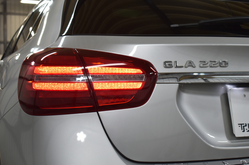 メルセデスベンツ GLA GLA220 4M ﾚｻﾞｰEXC ﾚｰﾀﾞｰSP  後期型 184馬力 4WD  ﾊﾟﾉﾗﾏｻﾝﾙｰﾌ ﾋｰﾀｰ黒革 ﾃﾞｨｽﾄﾛ Bｽﾎﾟｯﾄ 専用18AW&ﾊﾞﾝﾊﾟｰ 駐車支援 ｷｰGO ﾊｰﾏﾝK PTS ﾌｯﾄｹﾞｰﾄ 地ﾃﾞｼﾞBｶﾒﾗ 2年保証