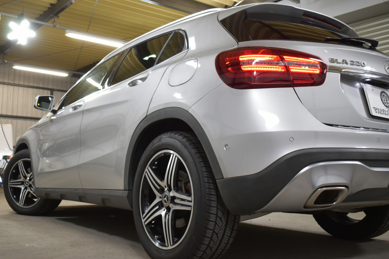 メルセデスベンツ GLA GLA220 4M ﾚｻﾞｰEXC ﾚｰﾀﾞｰSP  後期型 184馬力 4WD  ﾊﾟﾉﾗﾏｻﾝﾙｰﾌ ﾋｰﾀｰ黒革 ﾃﾞｨｽﾄﾛ Bｽﾎﾟｯﾄ 専用18AW&ﾊﾞﾝﾊﾟｰ 駐車支援 ｷｰGO ﾊｰﾏﾝK PTS ﾌｯﾄｹﾞｰﾄ 地ﾃﾞｼﾞBｶﾒﾗ 2年保証