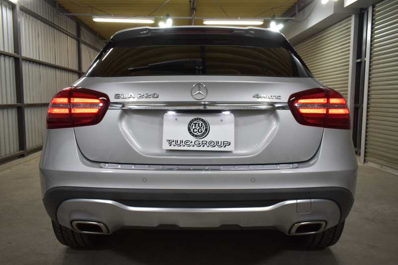 メルセデスベンツ GLA GLA220 4M ﾚｻﾞｰEXC ﾚｰﾀﾞｰSP  後期型 184馬力 4WD  ﾊﾟﾉﾗﾏｻﾝﾙｰﾌ ﾋｰﾀｰ黒革 ﾃﾞｨｽﾄﾛ Bｽﾎﾟｯﾄ 専用18AW&ﾊﾞﾝﾊﾟｰ 駐車支援 ｷｰGO ﾊｰﾏﾝK PTS ﾌｯﾄｹﾞｰﾄ 地ﾃﾞｼﾞBｶﾒﾗ 2年保証