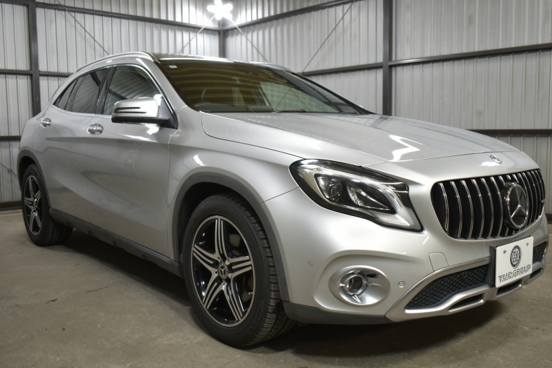 メルセデスベンツ GLA GLA220 4M ﾚｻﾞｰEXC ﾚｰﾀﾞｰSP  後期型 184馬力 4WD  ﾊﾟﾉﾗﾏｻﾝﾙｰﾌ ﾋｰﾀｰ黒革 ﾃﾞｨｽﾄﾛ Bｽﾎﾟｯﾄ 専用18AW&ﾊﾞﾝﾊﾟｰ 駐車支援 ｷｰGO ﾊｰﾏﾝK PTS ﾌｯﾄｹﾞｰﾄ 地ﾃﾞｼﾞBｶﾒﾗ 2年保証