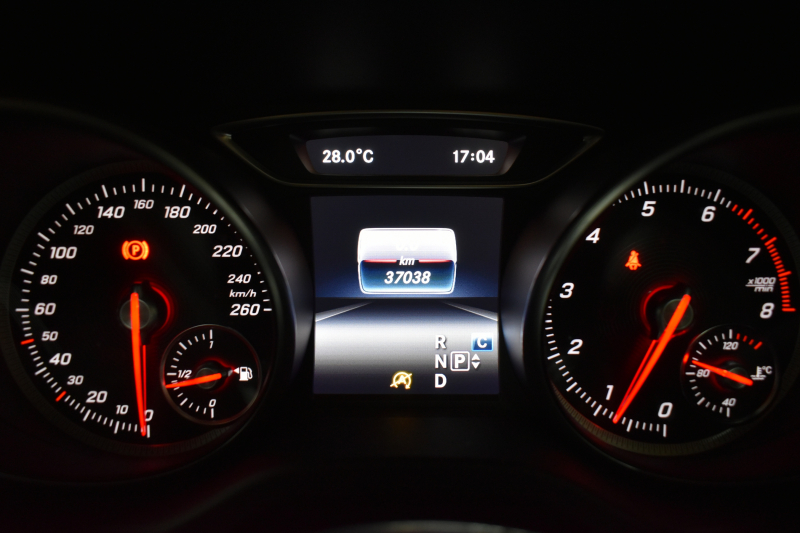 メルセデスベンツ GLA GLA220 4M ﾚｻﾞｰEXC ﾚｰﾀﾞｰSP  後期型 184馬力 4WD  ﾊﾟﾉﾗﾏｻﾝﾙｰﾌ ﾋｰﾀｰ黒革 ﾃﾞｨｽﾄﾛ Bｽﾎﾟｯﾄ 専用18AW&ﾊﾞﾝﾊﾟｰ 駐車支援 ｷｰGO ﾊｰﾏﾝK PTS ﾌｯﾄｹﾞｰﾄ 地ﾃﾞｼﾞBｶﾒﾗ 2年保証