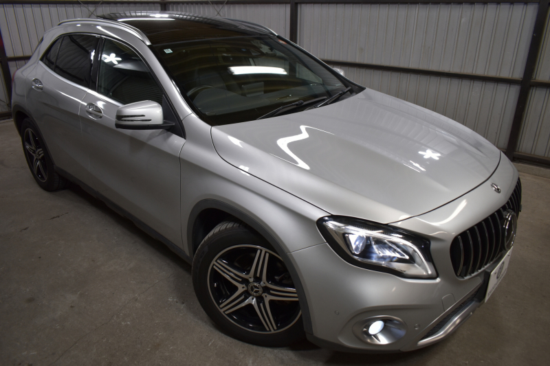 メルセデスベンツ GLA GLA220 4M ﾚｻﾞｰEXC ﾚｰﾀﾞｰSP  後期型 184馬力 4WD  ﾊﾟﾉﾗﾏｻﾝﾙｰﾌ ﾋｰﾀｰ黒革 ﾃﾞｨｽﾄﾛ Bｽﾎﾟｯﾄ 専用18AW&ﾊﾞﾝﾊﾟｰ 駐車支援 ｷｰGO ﾊｰﾏﾝK PTS ﾌｯﾄｹﾞｰﾄ 地ﾃﾞｼﾞBｶﾒﾗ 2年保証