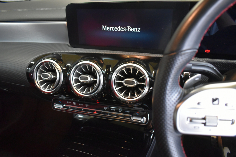 メルセデスベンツ CLAクラス CLA200d AMGﾗｲﾝ AMGﾚｻﾞｰｴｸｽｸﾙｰｼﾌﾞP ｱﾄﾞﾊﾞﾝｽﾄﾞP ﾅﾋﾞｹﾞｰｼｮﾝP ﾚｰﾀﾞｰｾｰﾌﾃｨP  ﾊﾟﾉﾗﾏｻﾝﾙｰﾌ 革 AMGｴｱﾛ18AW MBUXﾅﾋﾞTV HUD 360ｶﾒﾗ ｱﾄﾞﾊﾞﾝｽﾄﾞｻｳﾝﾄﾞ ﾃﾞｨｽﾄﾛ ﾌﾞﾗｲﾝﾄﾞS ﾚｰﾝｷｰﾌﾟ ﾌｯﾄﾄﾗﾝｸ ｷｰﾚｽｺﾞｰ 2年保証