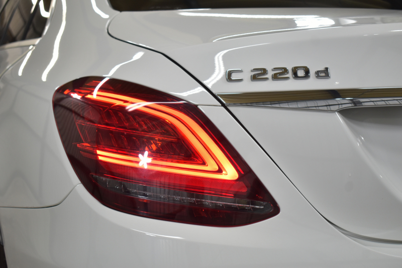 メルセデスベンツ Cクラス C220d ﾛｰﾚｳｽED ｽﾎﾟｰﾂﾌﾟﾗｽP ﾚｰﾀﾞｰｾｰﾌﾃｨP ﾚｻﾞｰｴｸｽｸﾙｰｼﾌﾞP 後期 革 ﾍｯﾄﾞｱｯﾌﾟD 液晶ﾒｰﾀｰ ﾌｯﾄﾄﾗﾝｸ ﾜｲﾔﾚｽﾁｬｰｼﾞ ｴｱｻｽ AMGｴｱﾛ18AW ﾃﾞｨｽﾄﾛﾆｯｸ ﾌﾞﾗｲﾝﾄﾞｽﾎﾟｯﾄ ﾚｰﾝｷｰﾌﾟ ﾅﾋﾞTV ﾊﾞｯｸｶﾒﾗ ｷｰﾚｽｺﾞｰ 2年保証