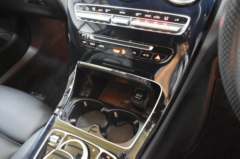 メルセデスベンツ Cクラス C180ﾛｰﾚｳｽED ﾚｰﾀﾞｰｾｰﾌﾃｨP AMGﾗｲﾝ 特別仕様車 1ｵｰﾅｰ 革 AMGｴｱﾛ18AW ﾃﾞｨｽﾄﾛﾆｯｸ ﾌﾞﾗｲﾝﾄﾞｽﾎﾟｯﾄ ﾚｰﾝｷｰﾌﾟ ﾊﾟｰｷﾝｸﾞﾊﾟｲﾛｯﾄ ﾊﾟｰｸﾄﾛﾆｯｸ ｷｰﾚｽｺﾞｰ ﾅﾋﾞTV Bｶﾒﾗ 2年保証