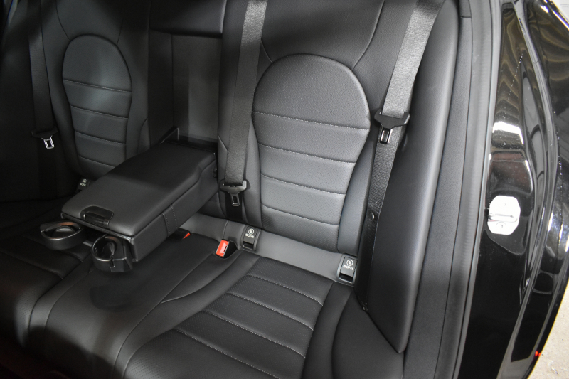 メルセデスベンツ Cクラス C180ﾛｰﾚｳｽED ﾚｰﾀﾞｰｾｰﾌﾃｨP AMGﾗｲﾝ 特別仕様車 1ｵｰﾅｰ 革 AMGｴｱﾛ18AW ﾃﾞｨｽﾄﾛﾆｯｸ ﾌﾞﾗｲﾝﾄﾞｽﾎﾟｯﾄ ﾚｰﾝｷｰﾌﾟ ﾊﾟｰｷﾝｸﾞﾊﾟｲﾛｯﾄ ﾊﾟｰｸﾄﾛﾆｯｸ ｷｰﾚｽｺﾞｰ ﾅﾋﾞTV Bｶﾒﾗ 2年保証