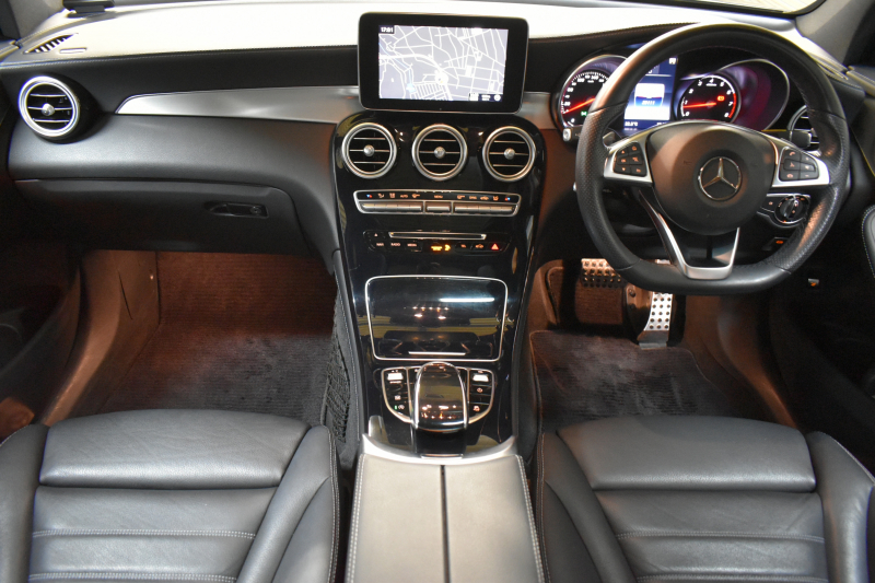 メルセデスベンツ GLC GLC250 4MATIC  ｽﾎﾟｰﾂ 本革仕様 ﾚｰﾀﾞｰｾｰﾌﾃｨP ﾊﾟﾉﾗﾏｻﾝﾙｰﾌ 革 ﾌﾞﾙﾒｽﾀｰｻｳﾝﾄﾞ AMGｴｱﾛ19AW  ｴｱﾊﾞﾗﾝｽP ﾌｯﾄｹﾞｰﾄ ﾃﾞｨｽﾄﾛ ﾌﾞﾗｲﾝﾄﾞS ﾚｰﾝｷｰﾌﾟ ﾅﾋﾞTV 360ｶﾒﾗ ｷｰﾚｽｺﾞｰ 2年保証