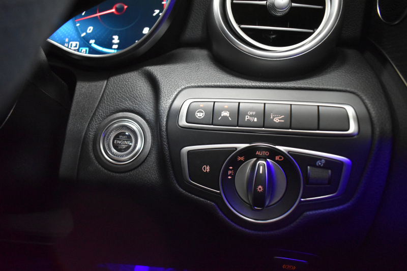 メルセデスベンツ Cクラス C180ｸｰﾍﾟ ｽﾎﾟｰﾂ ﾚｻﾞｰｴｸｽｸﾙｰｼﾌﾞP ﾚｰﾀﾞｰｾｰﾌﾃｨP 後期型 ﾊﾟﾉﾗﾏｻﾝﾙｰﾌ 1ｵｰﾅｰ 革 液晶ﾒｰﾀｰ ﾍｯﾄﾞｱｯﾌﾟD ｴｱﾊﾞﾗﾝｽP AMG19AW ｴｱｻｽ ﾏﾙﾁLEDﾍｯﾄﾞﾗｲﾄ ﾃﾞｨｽﾄﾛ ﾌﾞﾗｲﾝﾄﾞS ﾚｰﾝｷｰﾌﾟ ﾅﾋﾞTV Bｶﾒﾗ ｷｰﾚｽｺﾞｰ 2年保証