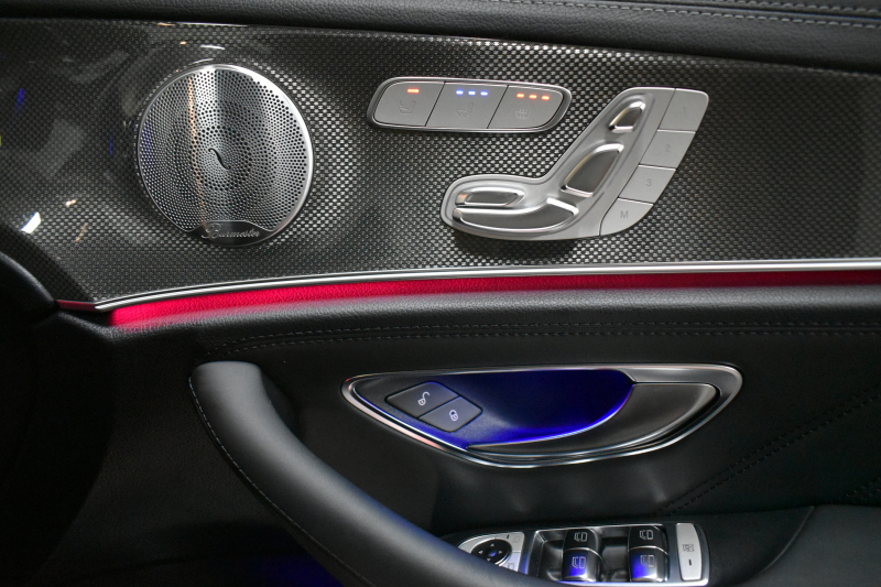 AMG Eクラス E53 4ﾏﾁｯｸ+ ﾜｺﾞﾝ ISG搭載 ｴｸｽｸﾙｰｼﾌﾞP ﾚｰﾀﾞｰｾｰﾌﾃｨP ﾊﾟﾉﾗﾏｻﾝﾙｰﾌ 全席ﾋｰﾀｰ黒革 ﾍﾞﾝﾁﾚｰﾀｰ ﾏｯｻｰｼﾞ ﾌﾞﾙﾒｽﾀｰS HUD ﾌｯﾄｹﾞｰﾄ ｴｱﾛ20AW ﾃﾞｨｽﾄﾛ ﾌﾞﾗｲﾝﾄﾞS ﾚｰﾝｷｰﾌﾟ ﾅﾋﾞTV 360ｶﾒﾗ 2年保証