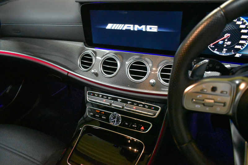 AMG Eクラス E53 4ﾏﾁｯｸ+ ﾜｺﾞﾝ ISG搭載 ｴｸｽｸﾙｰｼﾌﾞP ﾚｰﾀﾞｰｾｰﾌﾃｨP ﾊﾟﾉﾗﾏｻﾝﾙｰﾌ 全席ﾋｰﾀｰ黒革 ﾍﾞﾝﾁﾚｰﾀｰ ﾏｯｻｰｼﾞ ﾌﾞﾙﾒｽﾀｰS HUD ﾌｯﾄｹﾞｰﾄ ｴｱﾛ20AW ﾃﾞｨｽﾄﾛ ﾌﾞﾗｲﾝﾄﾞS ﾚｰﾝｷｰﾌﾟ ﾅﾋﾞTV 360ｶﾒﾗ 2年保証
