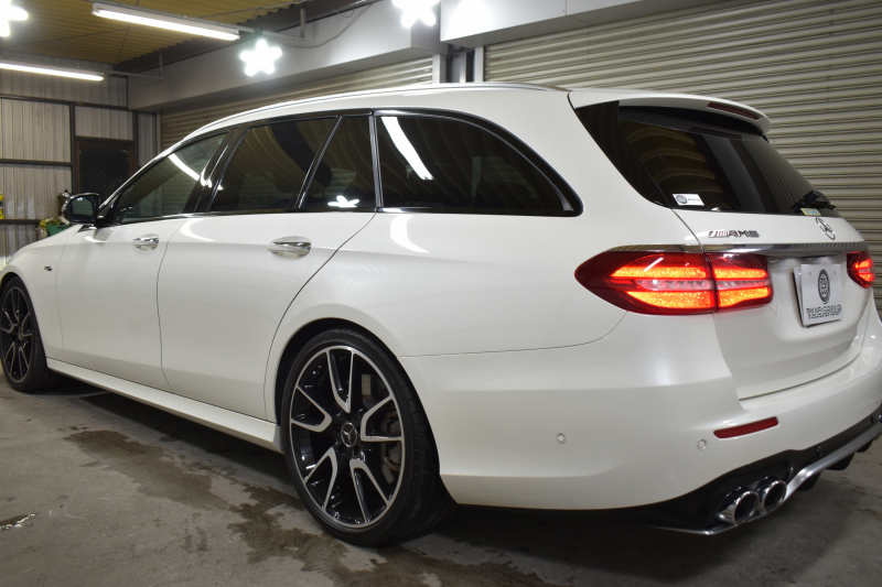 AMG Eクラス E53 4ﾏﾁｯｸ+ ﾜｺﾞﾝ ISG搭載 ｴｸｽｸﾙｰｼﾌﾞP ﾚｰﾀﾞｰｾｰﾌﾃｨP ﾊﾟﾉﾗﾏｻﾝﾙｰﾌ 全席ﾋｰﾀｰ黒革 ﾍﾞﾝﾁﾚｰﾀｰ ﾏｯｻｰｼﾞ ﾌﾞﾙﾒｽﾀｰS HUD ﾌｯﾄｹﾞｰﾄ ｴｱﾛ20AW ﾃﾞｨｽﾄﾛ ﾌﾞﾗｲﾝﾄﾞS ﾚｰﾝｷｰﾌﾟ ﾅﾋﾞTV 360ｶﾒﾗ 2年保証