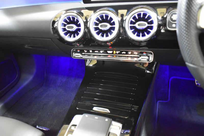 メルセデスベンツ CLAクラス CLA200d ｼｭｰﾃｨﾝｸﾞﾌﾞﾚｰｸ AMGﾗｲﾝ AMGﾚｻﾞｰｴｸｽｸﾙｰｼﾌﾞP ｱﾄﾞﾊﾞﾝｽﾄﾞP ﾅﾋﾞｹﾞｰｼｮﾝP ﾚｰﾀﾞｰｾｰﾌﾃｨP  ﾊﾟﾉﾗﾏｻﾝﾙｰﾌ 革 AMGｴｱﾛ18AW MBUXﾅﾋﾞTV HUD 360ｶﾒﾗ ADVｻｳﾝﾄﾞ ﾃﾞｨｽﾄﾛ ﾌﾞﾗｲﾝﾄﾞS ﾌｯﾄｹﾞｰﾄ ｷｰﾚｽｺﾞｰ 2年保証