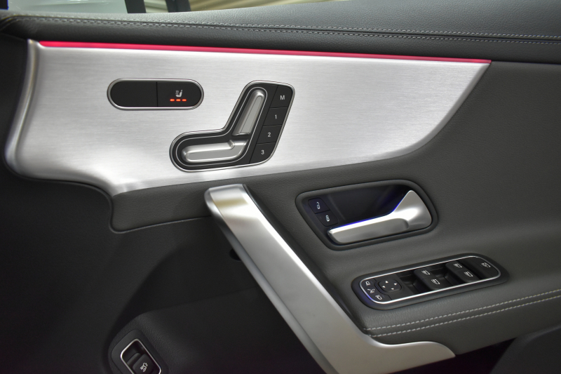 メルセデスベンツ CLAクラス CLA200d ｼｭｰﾃｨﾝｸﾞﾌﾞﾚｰｸ AMGﾗｲﾝ AMGﾚｻﾞｰｴｸｽｸﾙｰｼﾌﾞP ｱﾄﾞﾊﾞﾝｽﾄﾞP ﾅﾋﾞｹﾞｰｼｮﾝP ﾚｰﾀﾞｰｾｰﾌﾃｨP  ﾊﾟﾉﾗﾏｻﾝﾙｰﾌ 革 AMGｴｱﾛ18AW MBUXﾅﾋﾞTV HUD 360ｶﾒﾗ ADVｻｳﾝﾄﾞ ﾃﾞｨｽﾄﾛ ﾌﾞﾗｲﾝﾄﾞS ﾌｯﾄｹﾞｰﾄ ｷｰﾚｽｺﾞｰ 2年保証