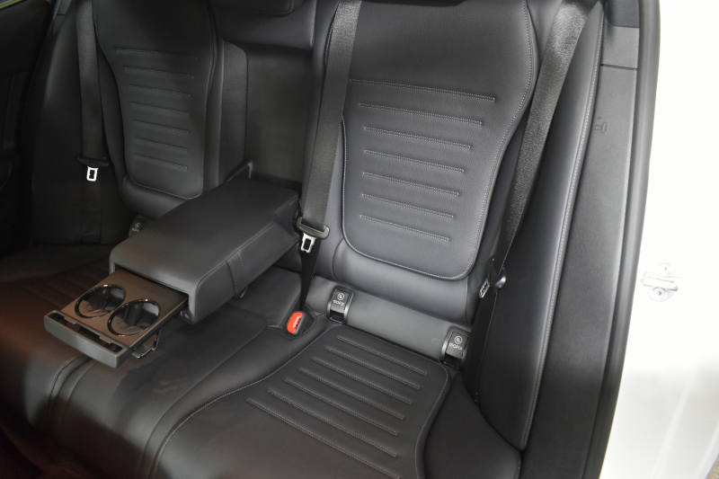メルセデスベンツ Cクラス C220d AVG AMGﾗｲﾝ ﾚｻﾞｰｴｸｽｸﾙｰｼﾌﾞ ﾍﾞｰｼｯｸP ﾚｰﾀﾞｰｾｰﾌﾃｨP  ISG搭載 1ｵｰﾅｰ ﾘｱｱｸｽﾙｽﾃｱ ﾋｰﾀｰ黒革 ACC BSM Lﾁｪﾝｼﾞ AMGｴｱﾛ18AW 電動ｹﾞｰﾄ ﾍｯﾄﾞｱｯﾌﾟD ｷｰGO MBUXﾅﾋﾞ360ｶﾒﾗ 2年保証