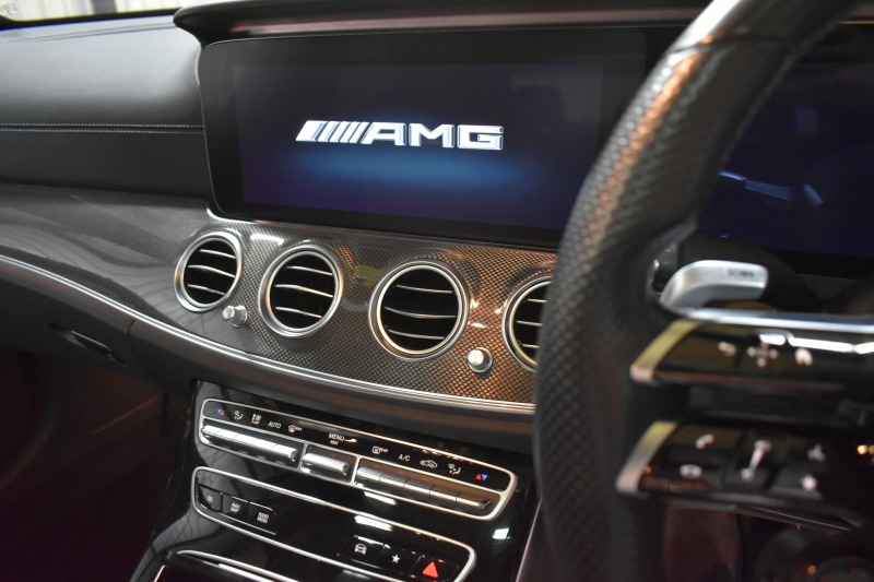 AMG Eクラス E53 4ﾏﾁｯｸ+ ｴｸｽｸﾙｰｼﾌﾞ ﾚｰﾀﾞｰｾｰﾌﾃｨP 後期型 3.0ﾘｯﾀｰ/435馬力 4WD ﾊﾟﾉﾗﾏｻﾝﾙｰﾌ ﾋｰﾀｰｸｰﾗｰ黒革 ﾃﾞｨｽﾄﾛ BSM Lﾁｪﾝｼﾞ AMGｴｱﾛ20AW ｷｰﾚｽGO PTS ﾌﾞﾙﾒｽﾀｰ HUD 電動ﾄﾗﾝｸ LEDﾍｯﾄﾞﾗｲﾄ 地ﾃﾞｼﾞﾅﾋﾞ 360ｶﾒﾗ 2年保証