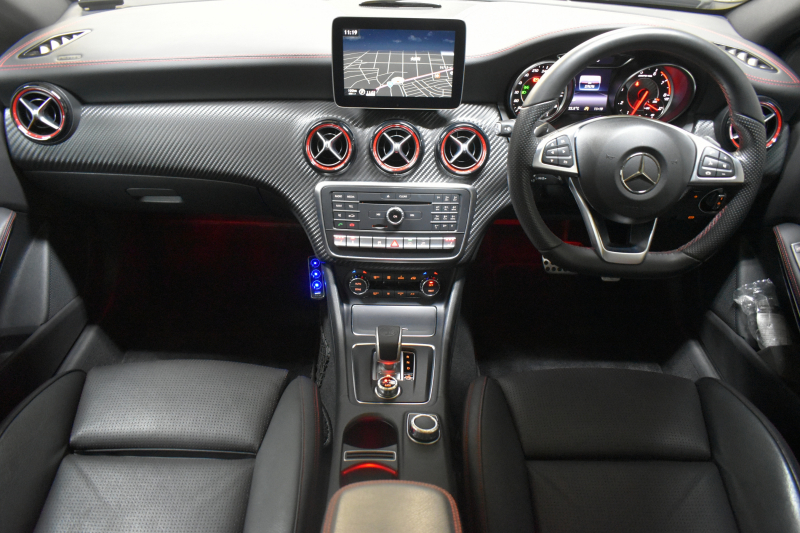 AMG Aクラス A45 4ﾏﾁｯｸ ﾚｰﾀﾞｰSP 後期型 381馬力 4WD AMG7速DCT ﾊﾟﾉﾗﾏｻﾝﾙｰﾌ ﾋｰﾀｰ黒革 ﾃﾞｨｽﾄﾛ Bｽﾎﾟｯﾄ Lｷｰﾌﾟ AMGｴｱﾛ18AW ｷｰﾚｽGO ﾊﾟｰｸﾄﾛ 8ｲﾝﾁﾓﾆﾀｰ 地ﾃﾞｼﾞHDDBﾅﾋﾞBｶﾒﾗ 2年保証