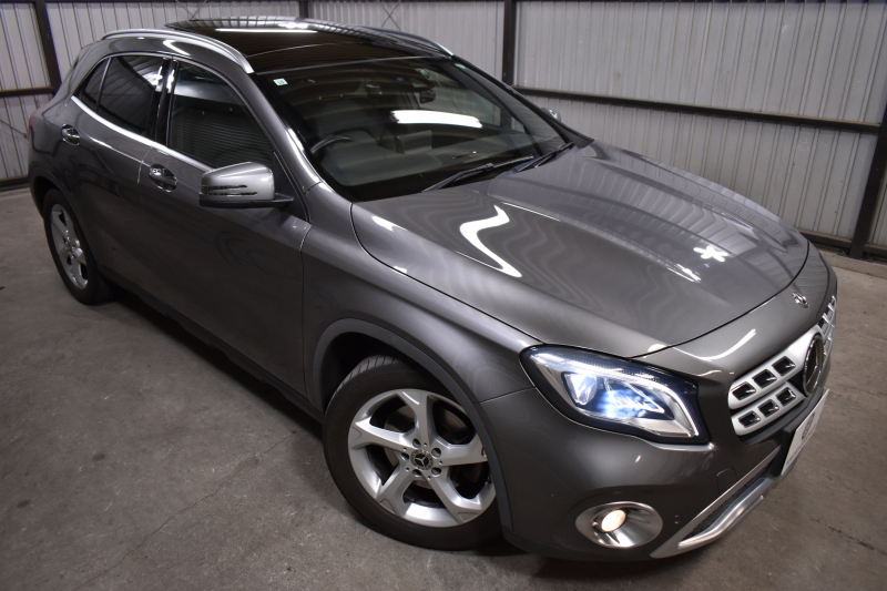 メルセデスベンツ GLA GLA220 4M ﾌﾟﾚﾐｱﾑP ﾚｰﾀﾞｰｾｰﾌﾃｨP 後期 4WD ﾊﾟﾉﾗﾏｻﾝﾙｰﾌ ﾊｰﾏﾝｶｰﾄﾞﾝｻｳﾝﾄﾞ ﾏﾙﾁｶﾗｰｱﾝﾋﾞｴﾝﾄ 革 ﾅﾋﾞTV ﾃﾞｨｽﾄﾛ ﾌﾞﾗｲﾝﾄﾞS ﾚｰﾝｷｰﾌﾟ ﾌｯﾄｹﾞｰﾄ ﾊﾞｯｸｶﾒﾗ ｷｰﾚｽｺﾞｰ 2年保証