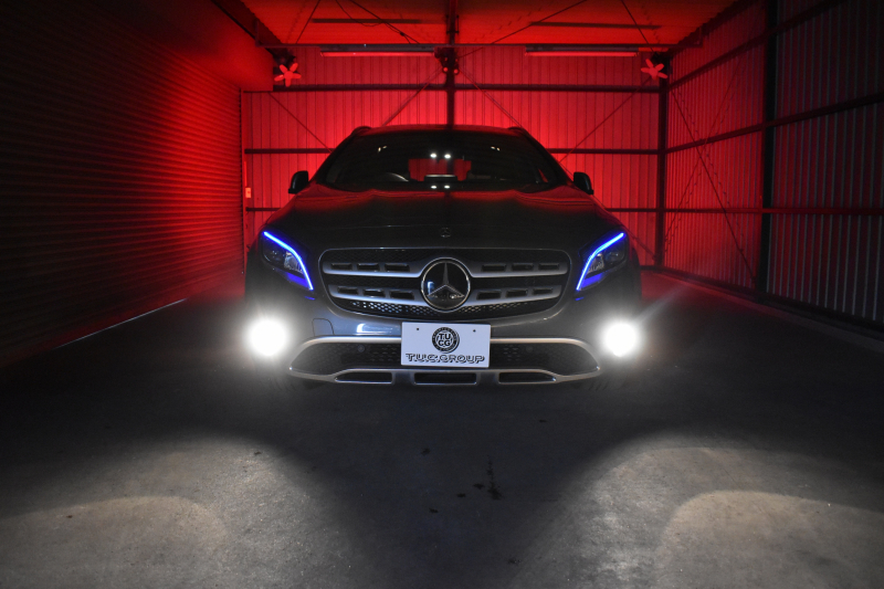 メルセデスベンツ GLA GLA220 4M ﾌﾟﾚﾐｱﾑP ﾚｰﾀﾞｰｾｰﾌﾃｨP 後期 4WD ﾊﾟﾉﾗﾏｻﾝﾙｰﾌ ﾊｰﾏﾝｶｰﾄﾞﾝｻｳﾝﾄﾞ ﾏﾙﾁｶﾗｰｱﾝﾋﾞｴﾝﾄ 革 ﾅﾋﾞTV ﾃﾞｨｽﾄﾛ ﾌﾞﾗｲﾝﾄﾞS ﾚｰﾝｷｰﾌﾟ ﾌｯﾄｹﾞｰﾄ ﾊﾞｯｸｶﾒﾗ ｷｰﾚｽｺﾞｰ 2年保証