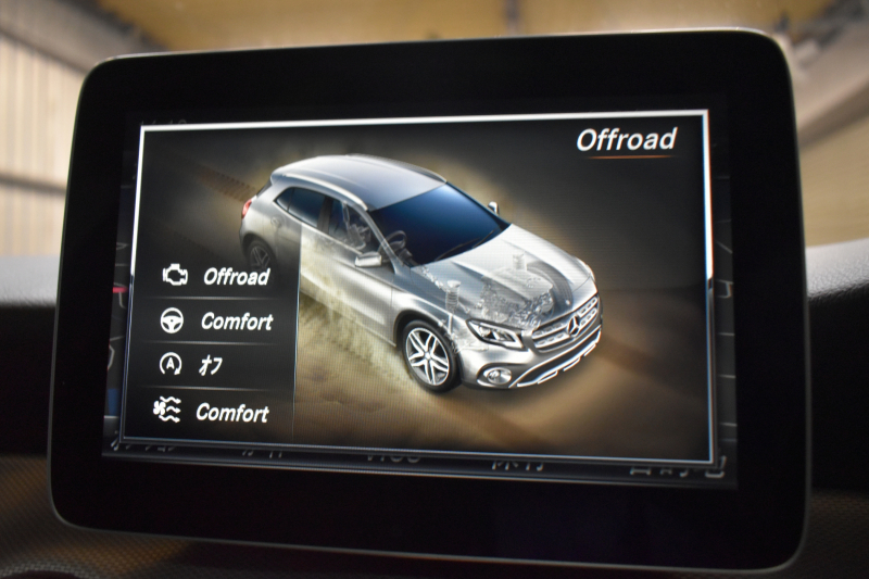 メルセデスベンツ GLA GLA220 4M ﾌﾟﾚﾐｱﾑP ﾚｰﾀﾞｰｾｰﾌﾃｨP 後期 4WD ﾊﾟﾉﾗﾏｻﾝﾙｰﾌ ﾊｰﾏﾝｶｰﾄﾞﾝｻｳﾝﾄﾞ ﾏﾙﾁｶﾗｰｱﾝﾋﾞｴﾝﾄ 革 ﾅﾋﾞTV ﾃﾞｨｽﾄﾛ ﾌﾞﾗｲﾝﾄﾞS ﾚｰﾝｷｰﾌﾟ ﾌｯﾄｹﾞｰﾄ ﾊﾞｯｸｶﾒﾗ ｷｰﾚｽｺﾞｰ 2年保証