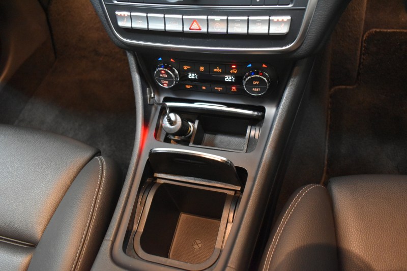 メルセデスベンツ GLA GLA220 4M ﾌﾟﾚﾐｱﾑP ﾚｰﾀﾞｰｾｰﾌﾃｨP 後期 4WD ﾊﾟﾉﾗﾏｻﾝﾙｰﾌ ﾊｰﾏﾝｶｰﾄﾞﾝｻｳﾝﾄﾞ ﾏﾙﾁｶﾗｰｱﾝﾋﾞｴﾝﾄ 革 ﾅﾋﾞTV ﾃﾞｨｽﾄﾛ ﾌﾞﾗｲﾝﾄﾞS ﾚｰﾝｷｰﾌﾟ ﾌｯﾄｹﾞｰﾄ ﾊﾞｯｸｶﾒﾗ ｷｰﾚｽｺﾞｰ 2年保証