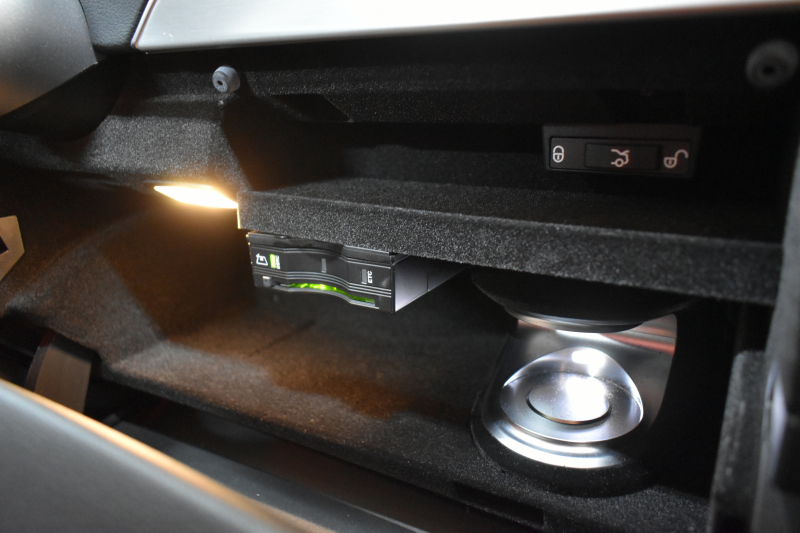 メルセデスベンツ Cクラス C300ｸｰﾍﾟ ｽﾎﾟｰﾂ ﾚｰﾀﾞｰｾｰﾌﾃｨP（受注生産) ﾋｰﾀｰ赤本革 ﾊﾟﾉﾗﾏｻﾝﾙｰﾌ ﾃﾞｨｽﾄﾛ ﾌﾞﾗｲﾝﾄﾞS Lｷｰﾌﾟ AMGｴｱﾛ19AW ｷｰﾚｽGo PTS LEDﾍｯﾄﾞﾗｲﾄ 地ﾃﾞｼﾞBｶﾒﾗ ﾏﾙﾁｱﾝﾋﾞｴﾝﾄ 2年保証