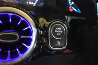 メルセデスベンツ GLA GLA200d 4ﾏﾁｯｸ AMGﾗｲﾝ/AMGﾚｻﾞｰｴｸｽｸﾙｰｼﾌﾞP/ﾚｰﾀﾞｰSP 燃費16.5 ﾃﾞｨｰｾﾞﾙTB ﾊﾟﾉﾗﾏｻﾝR ﾋｰﾀｰ付赤黒革ｼｰﾄ ﾃﾞｨｽﾄﾛ BSM Lﾁｪﾝｼﾞ AMGｴｱﾛ19AW ｷｰﾚｽGO PTS ﾌｯﾄﾄﾗﾝｸ 対話式ﾅﾋﾞ 360ｶﾒﾗ 2年保証