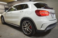 AMG GLA GLA45 4ﾏﾁｯｸ ﾚｰﾀﾞｰｾｰﾌﾃｨP 高出力ｴﾝｼﾞﾝ360馬力 ﾊﾟﾉﾗﾏｻﾝﾙｰﾌ ﾋｰﾀｰ黒革 ﾃﾞｨｽﾄﾛﾆｯｸﾌﾟﾗｽ ﾌﾞﾗｲﾝｯﾄﾞｽﾎﾟｯﾄ ﾚｰﾝｷｰﾌﾟ AMGｴｱﾛ19AW ｷｰﾚｽGO ﾊﾟｰｸﾄﾛﾆｯｸ 地デジBｶﾒﾗ 2年保証