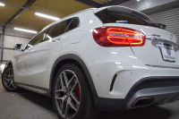 AMG GLA GLA45 4ﾏﾁｯｸ ﾚｰﾀﾞｰｾｰﾌﾃｨP 高出力ｴﾝｼﾞﾝ360馬力 ﾊﾟﾉﾗﾏｻﾝﾙｰﾌ ﾋｰﾀｰ黒革 ﾃﾞｨｽﾄﾛﾆｯｸﾌﾟﾗｽ ﾌﾞﾗｲﾝｯﾄﾞｽﾎﾟｯﾄ ﾚｰﾝｷｰﾌﾟ AMGｴｱﾛ19AW ｷｰﾚｽGO ﾊﾟｰｸﾄﾛﾆｯｸ 地デジBｶﾒﾗ 2年保証