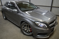 メルセデスベンツ GLA GLA45 4ﾏﾁｯｸ ﾚｰﾀﾞｰｾｰﾌﾃｨP 高出力ｴﾝｼﾞﾝ360馬力  ﾋｰﾀｰ黒革 ﾃﾞｨｽﾄﾛﾆｯｸﾌﾟﾗｽ ﾌﾞﾗｲﾝｯﾄﾞｽﾎﾟｯﾄ ﾚｰﾝｷｰﾌﾟ AMGｴｱﾛ19AW ｷｰﾚｽGO ﾏﾙﾁｶﾗｰｱﾝﾋﾞｴﾝﾄ 地デジBｶﾒﾗ ﾊﾟｰｸﾄﾛﾆｯｸ 2年保証