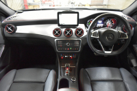 メルセデスベンツ GLA GLA45 4ﾏﾁｯｸ ﾚｰﾀﾞｰｾｰﾌﾃｨP 高出力ｴﾝｼﾞﾝ360馬力  ﾋｰﾀｰ黒革 ﾃﾞｨｽﾄﾛﾆｯｸﾌﾟﾗｽ ﾌﾞﾗｲﾝｯﾄﾞｽﾎﾟｯﾄ ﾚｰﾝｷｰﾌﾟ AMGｴｱﾛ19AW ｷｰﾚｽGO ﾏﾙﾁｶﾗｰｱﾝﾋﾞｴﾝﾄ 地デジBｶﾒﾗ ﾊﾟｰｸﾄﾛﾆｯｸ 2年保証