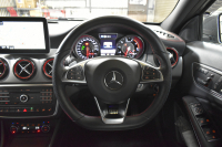 メルセデスベンツ GLA GLA45 4ﾏﾁｯｸ ﾚｰﾀﾞｰｾｰﾌﾃｨP 高出力ｴﾝｼﾞﾝ360馬力  ﾋｰﾀｰ黒革 ﾃﾞｨｽﾄﾛﾆｯｸﾌﾟﾗｽ ﾌﾞﾗｲﾝｯﾄﾞｽﾎﾟｯﾄ ﾚｰﾝｷｰﾌﾟ AMGｴｱﾛ19AW ｷｰﾚｽGO ﾏﾙﾁｶﾗｰｱﾝﾋﾞｴﾝﾄ 地デジBｶﾒﾗ ﾊﾟｰｸﾄﾛﾆｯｸ 2年保証