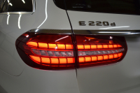 メルセデスベンツ Eクラス E220dﾜｺﾞﾝ ｽﾎﾟｰﾂ ｴｸｽｸﾙｰｼﾌﾞP AMGﾗｲﾝｲﾝﾃﾘｱP ﾚｰﾀﾞｰｾｰﾌﾃｨP 後期型 ﾊﾟﾉﾗﾏｻﾝﾙｰﾌ 全席ﾋｰﾀｰ黒革 ﾌﾞﾙﾒｽﾀｰ HUD ﾃﾞｨｽﾄﾛ BSM Lﾁｪﾝｼﾞ AMGｴｱﾛ19AW MBUXﾅﾋﾞTV 360ｶﾒﾗ ｷｰﾚｽｺﾞｰ  ﾏﾙﾁｶﾗｰｱﾝﾋﾞｴﾝﾄ 2年保証